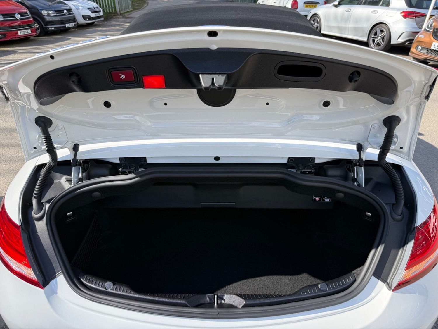 Used Mercedes-Benz C Class 2018 for sale - 78025578: Photo 33