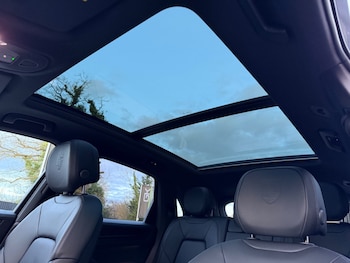 Used Porsche Cayenne 2025 for sale - 77568484: Photo