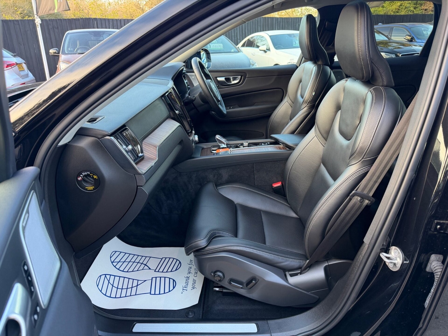 Used Volvo XC60 2023 for sale - 78053191: Photo 3