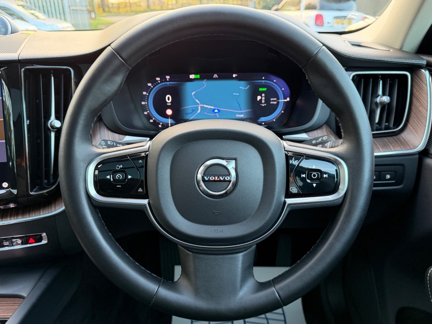 Used Volvo XC60 2023 for sale - 78053191: Photo 7