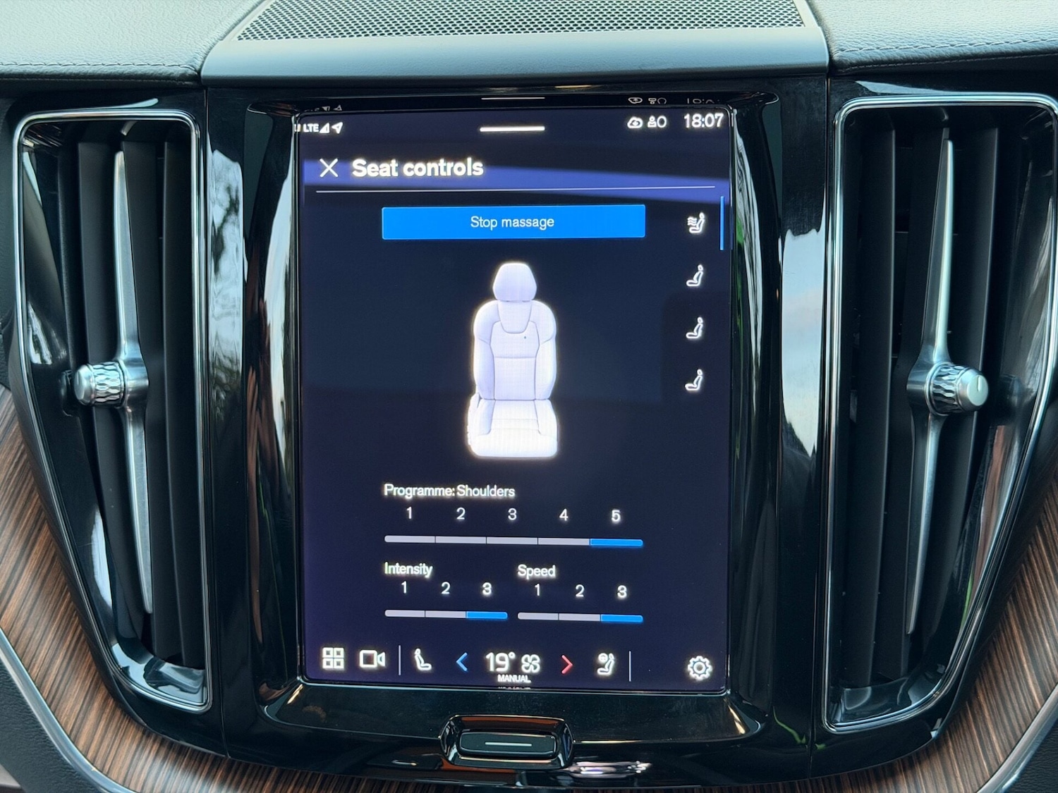 Used Volvo XC60 2023 for sale - 78053191: Photo 77