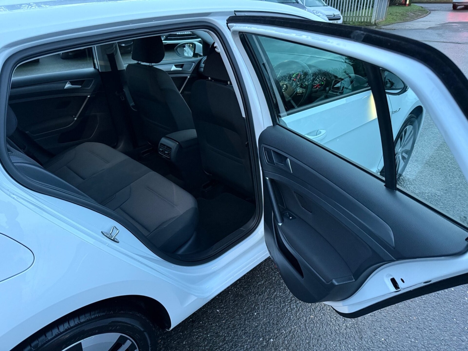 Used Volkswagen Golf 2020 for sale - 77417075: Photo 31