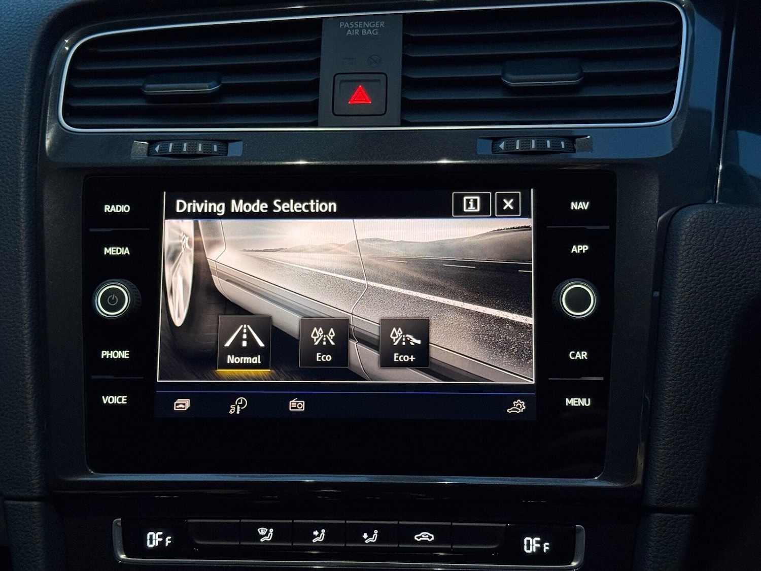 Used Volkswagen Golf 2020 for sale - 77417075: Photo 45