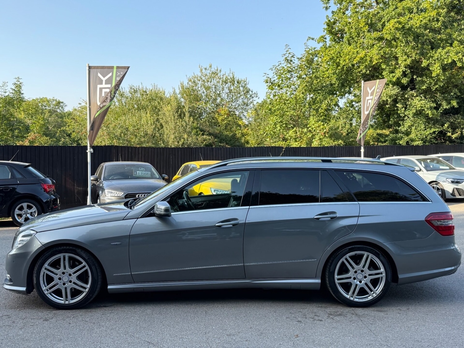 Used Mercedes-Benz E Class 2011 for sale - 76508911: Photo 10