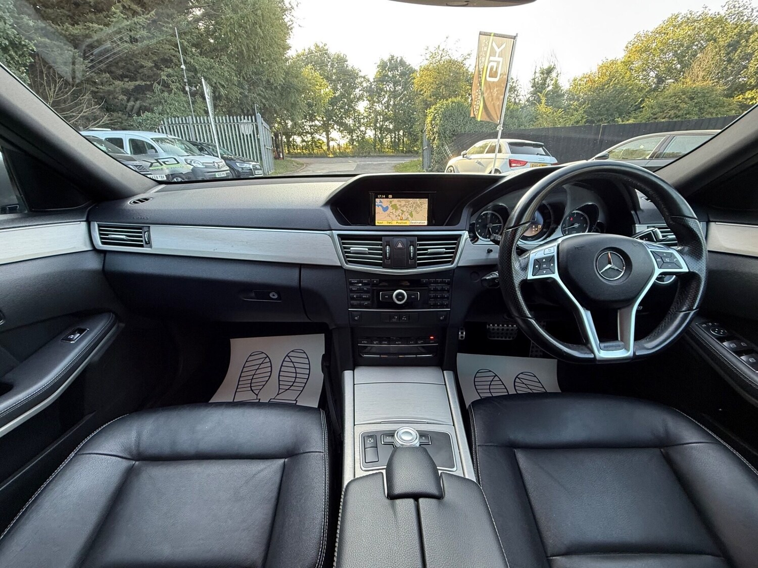 Used Mercedes-Benz E Class 2011 for sale - 76508911: Photo 14