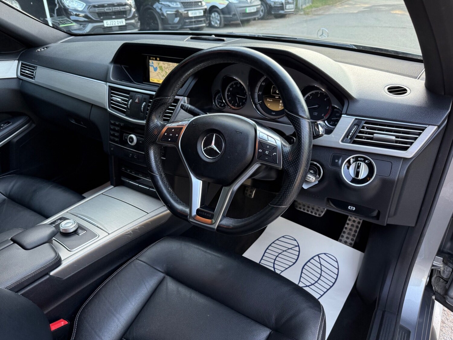 Used Mercedes-Benz E Class 2011 for sale - 76508911: Photo 15