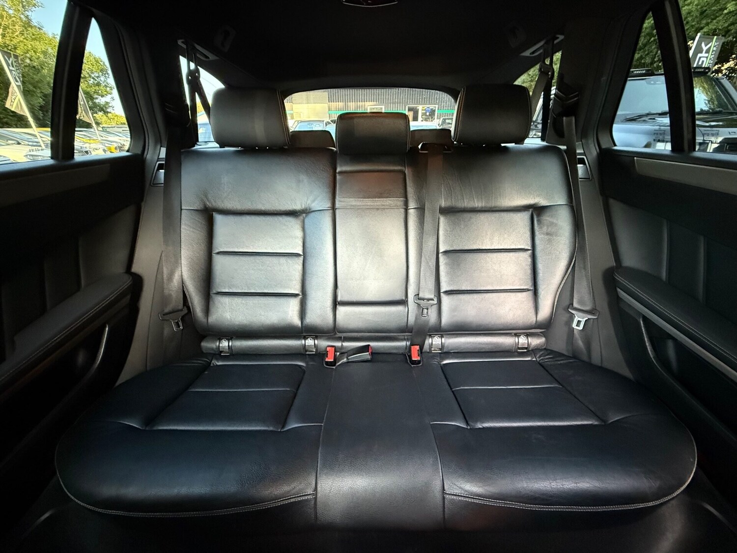 Used Mercedes-Benz E Class 2011 for sale - 76508911: Photo 17