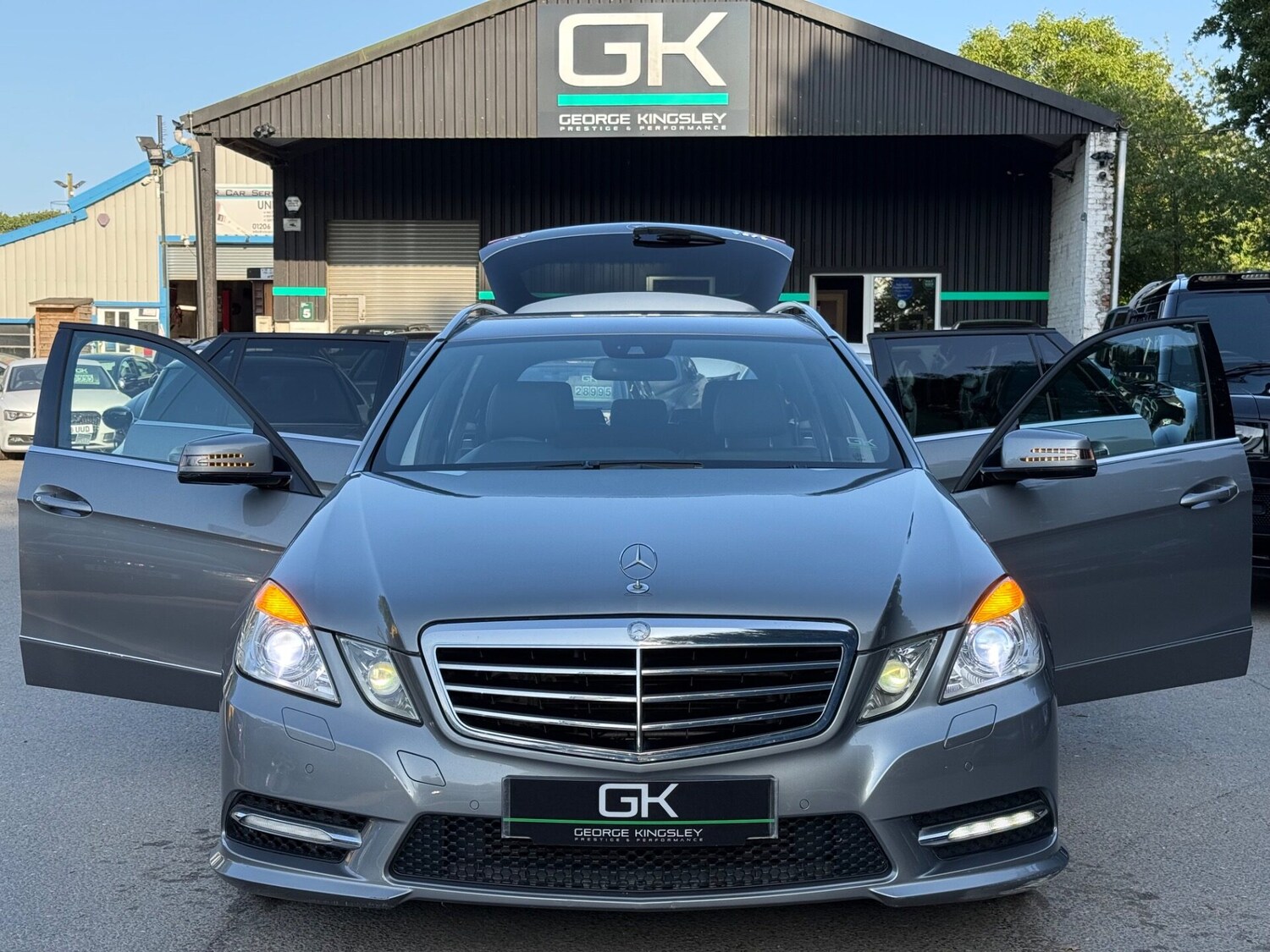 Used Mercedes-Benz E Class 2011 for sale - 76508911: Photo 19