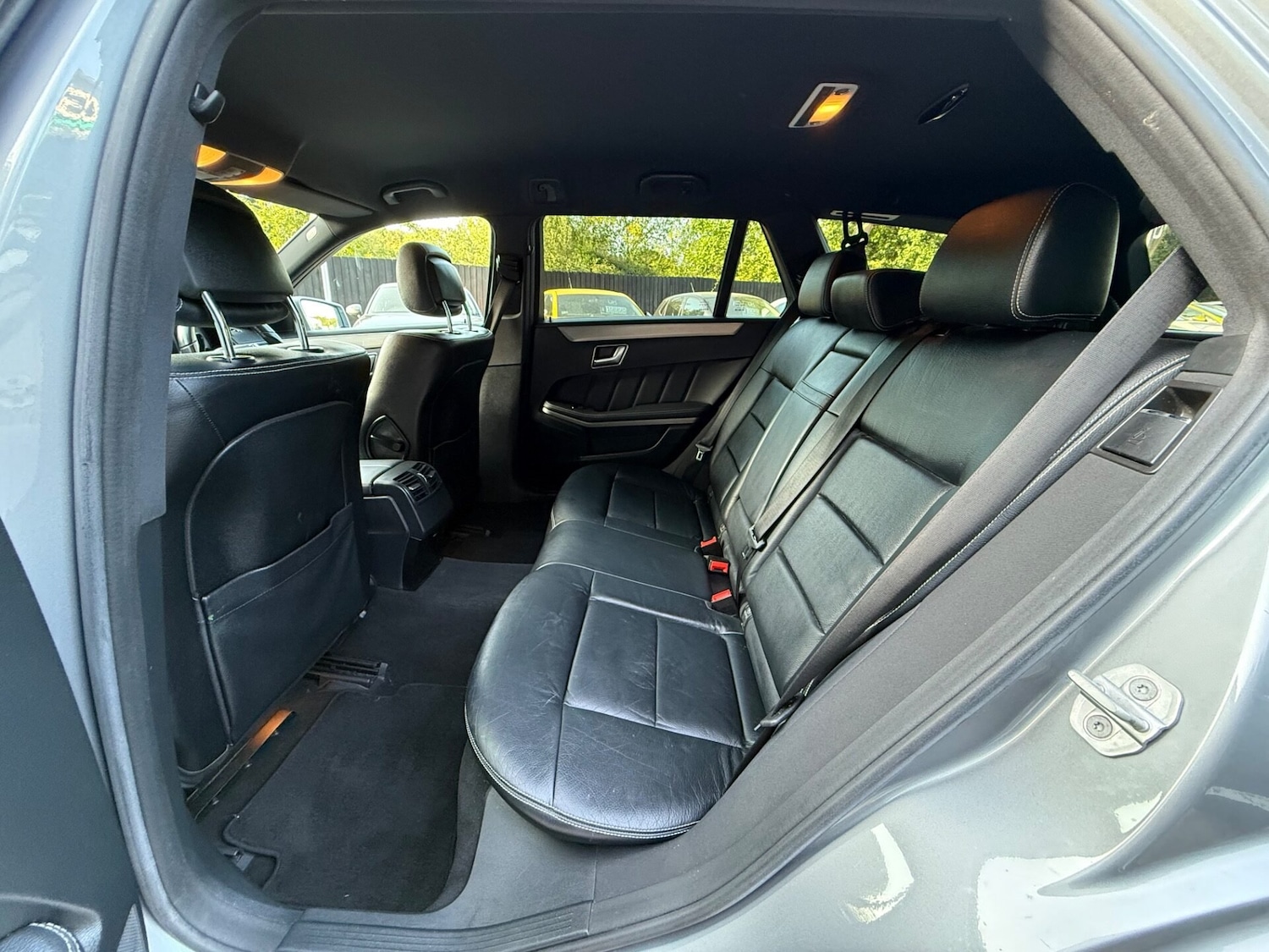 Used Mercedes-Benz E Class 2011 for sale - 76508911: Photo 25