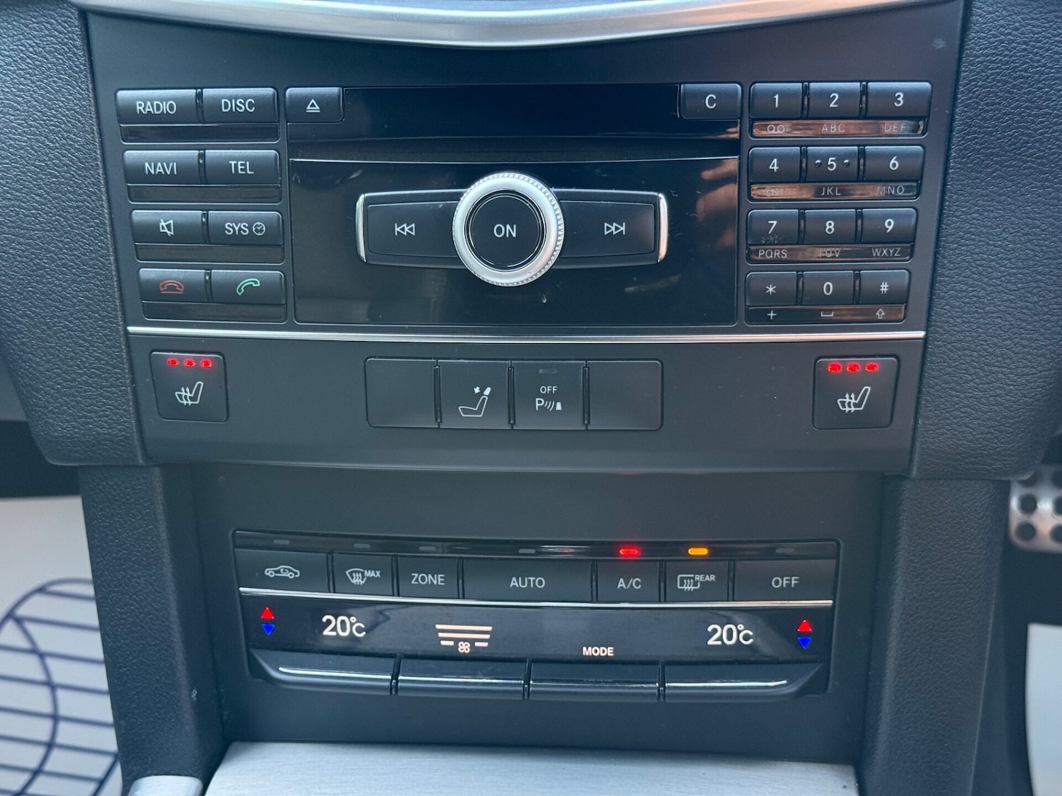 Used Mercedes-Benz E Class 2011 for sale - 76508911: Photo 36