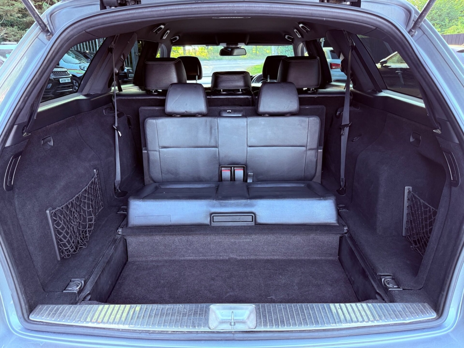 Used Mercedes-Benz E Class 2011 for sale - 76508911: Photo 4