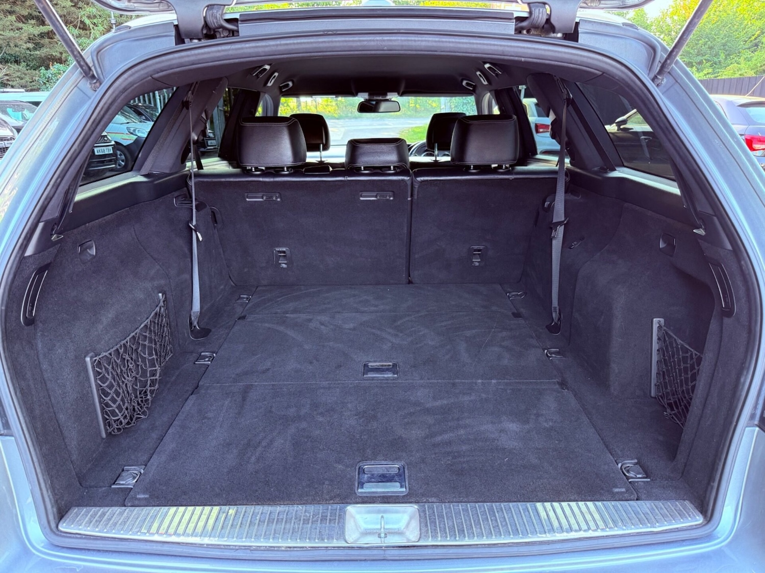 Used Mercedes-Benz E Class 2011 for sale - 76508911: Photo 42