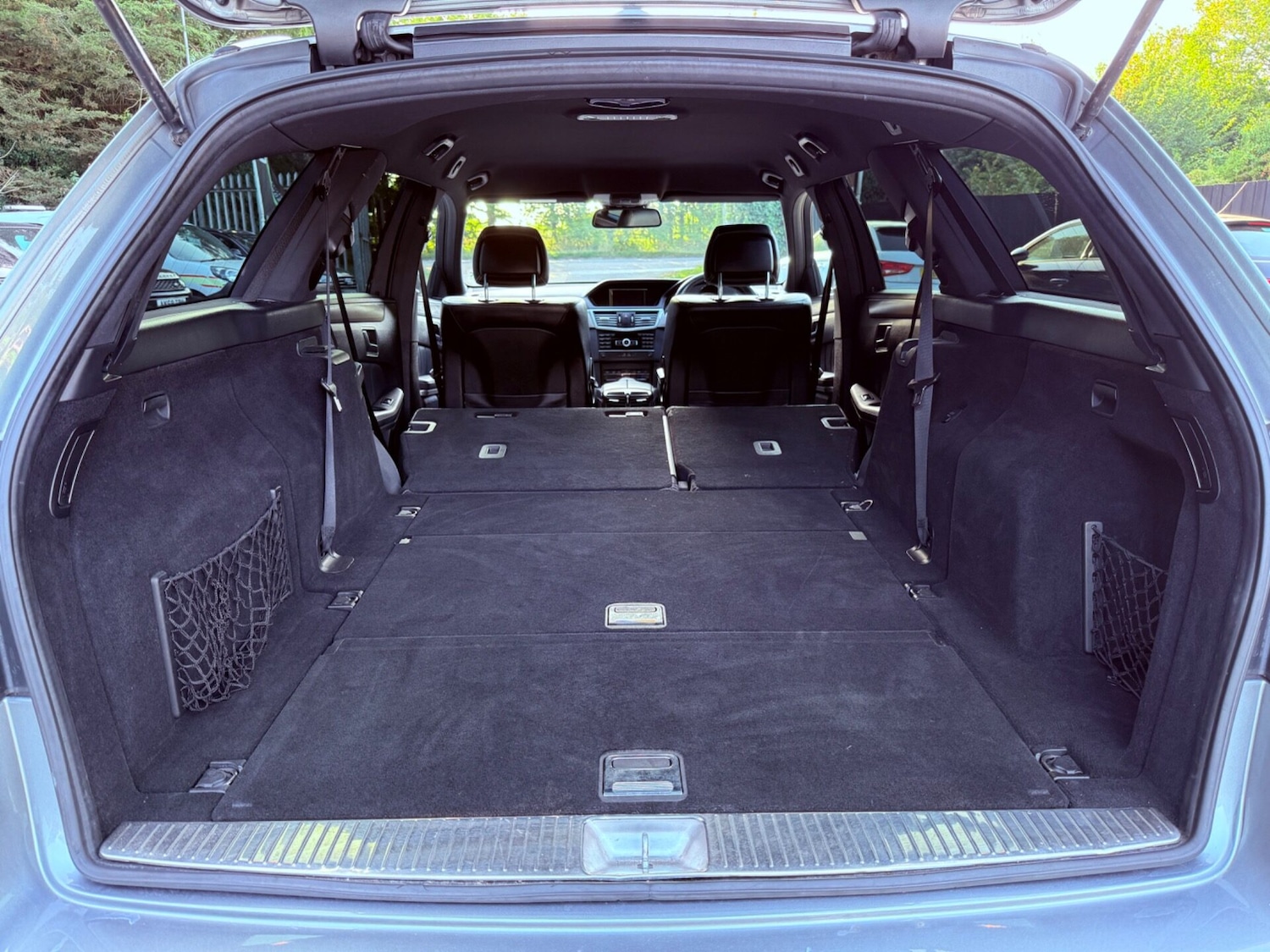 Used Mercedes-Benz E Class 2011 for sale - 76508911: Photo 46