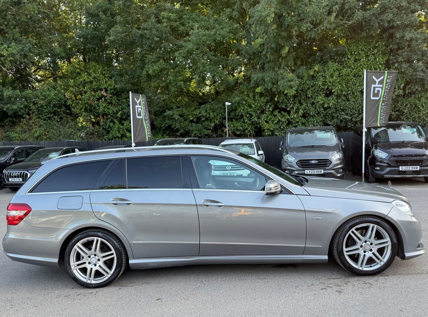 Used Mercedes-Benz E Class 2011 for sale - 76508911: Photo 5