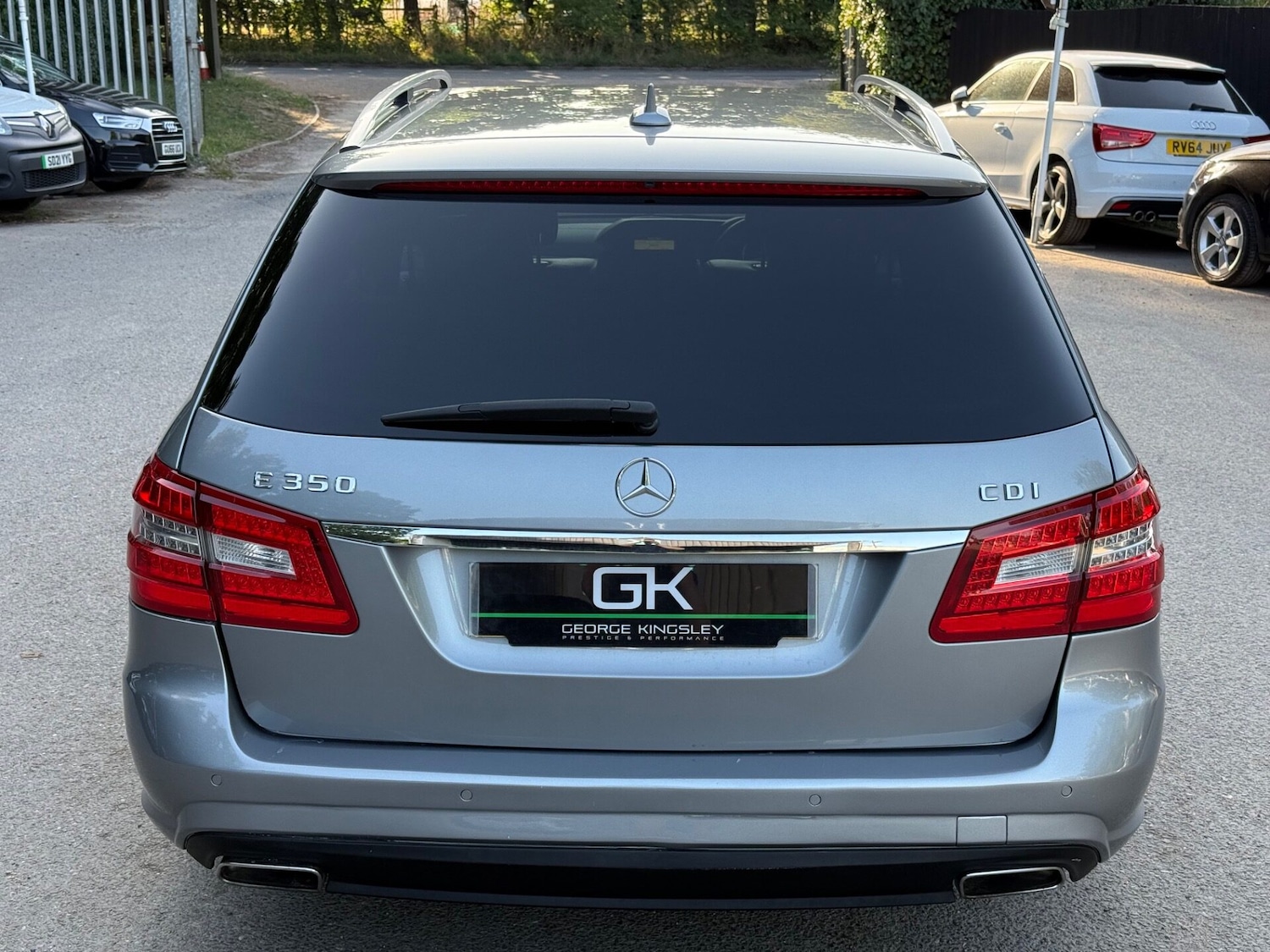 Used Mercedes-Benz E Class 2011 for sale - 76508911: Photo 8