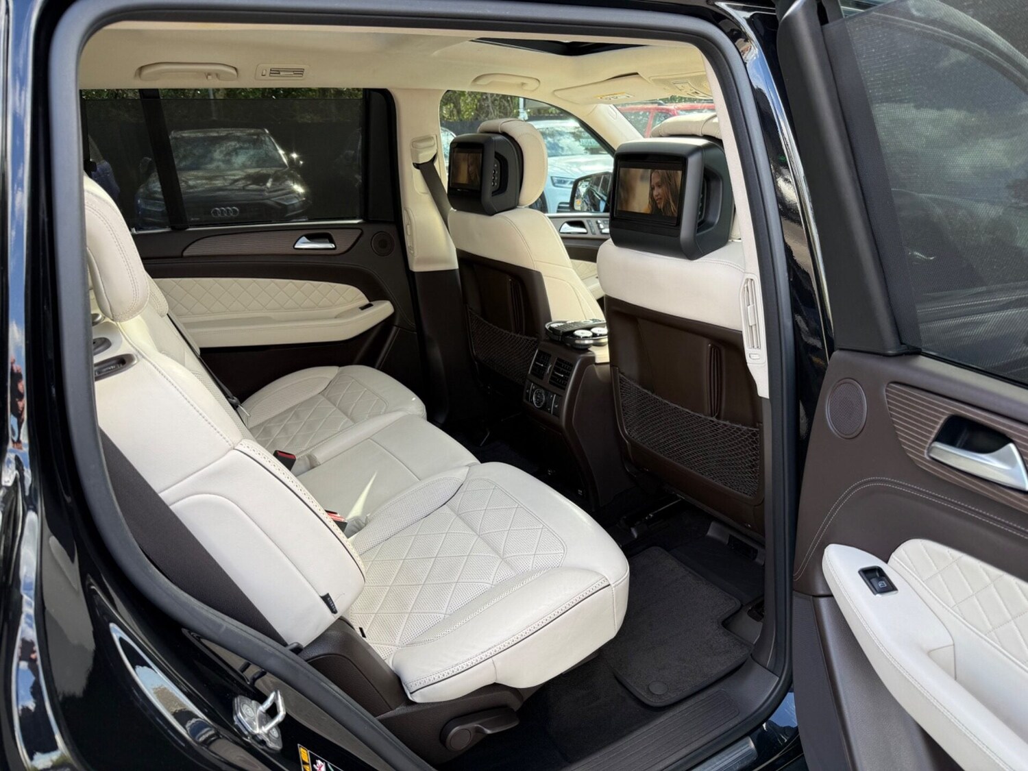 Used Mercedes-Benz GLS 2018 for sale - 78213396: Photo 35