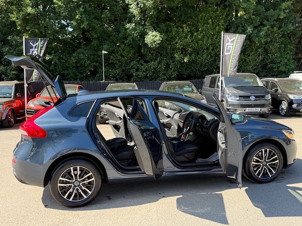 Used Volvo V40 2019 for sale - 75426253: Photo 16