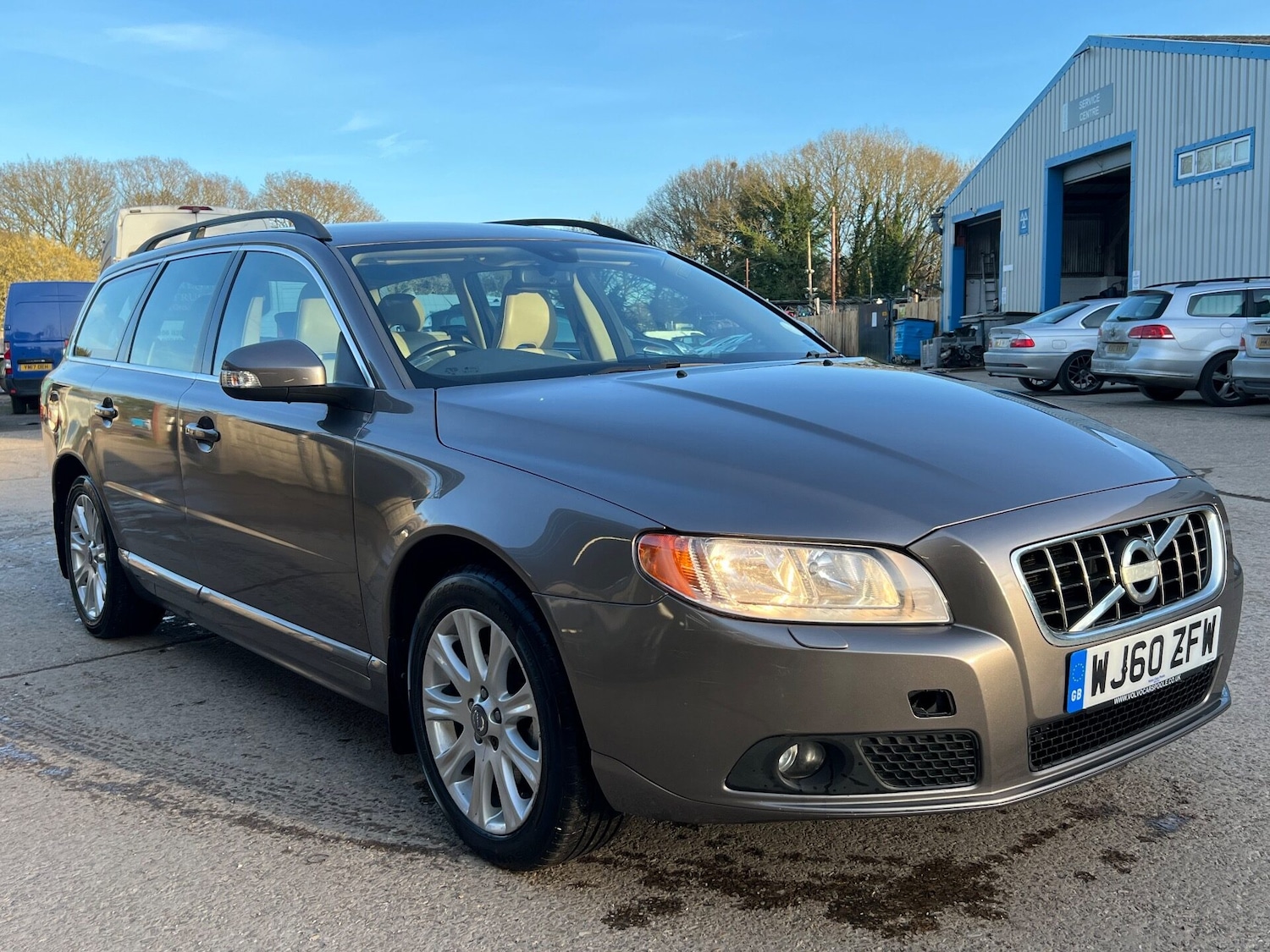 Used Volvo V70 2010 for sale - 77733819: Photo 1