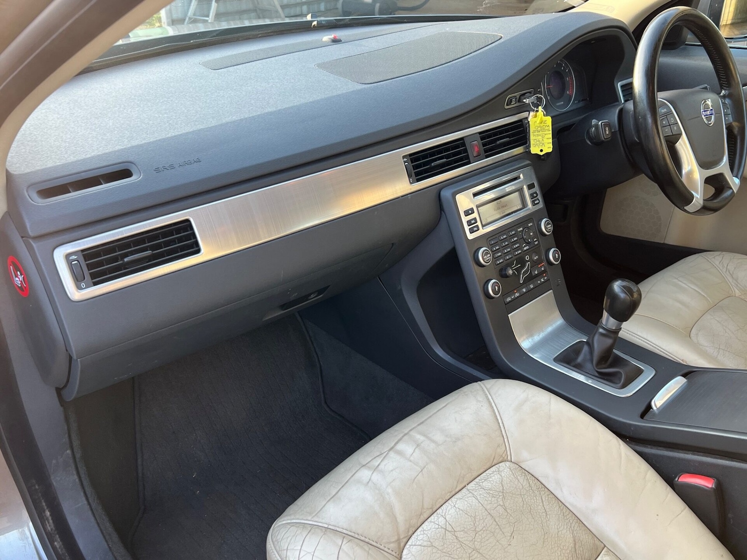 Used Volvo V70 2010 for sale - 77733819: Photo 10