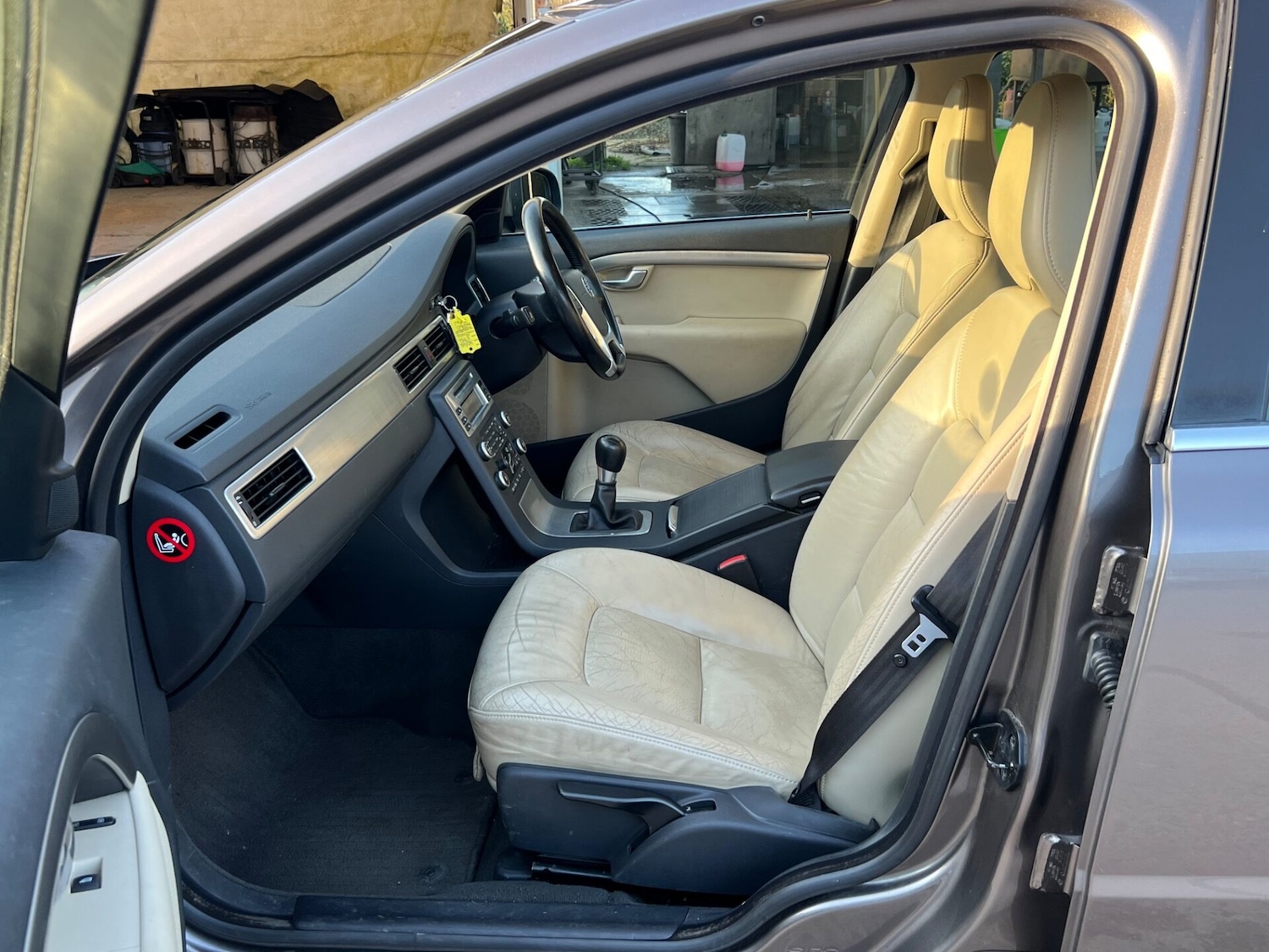 Used Volvo V70 2010 for sale - 77733819: Photo 11