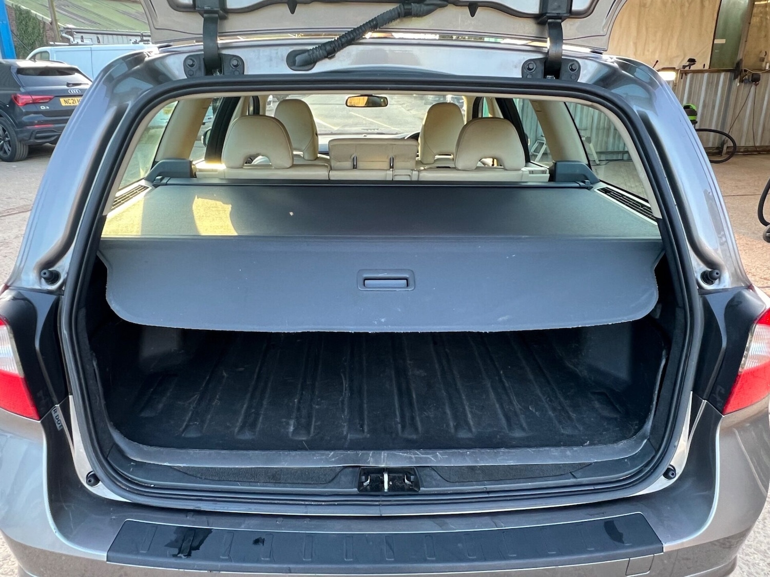 Used Volvo V70 2010 for sale - 77733819: Photo 18