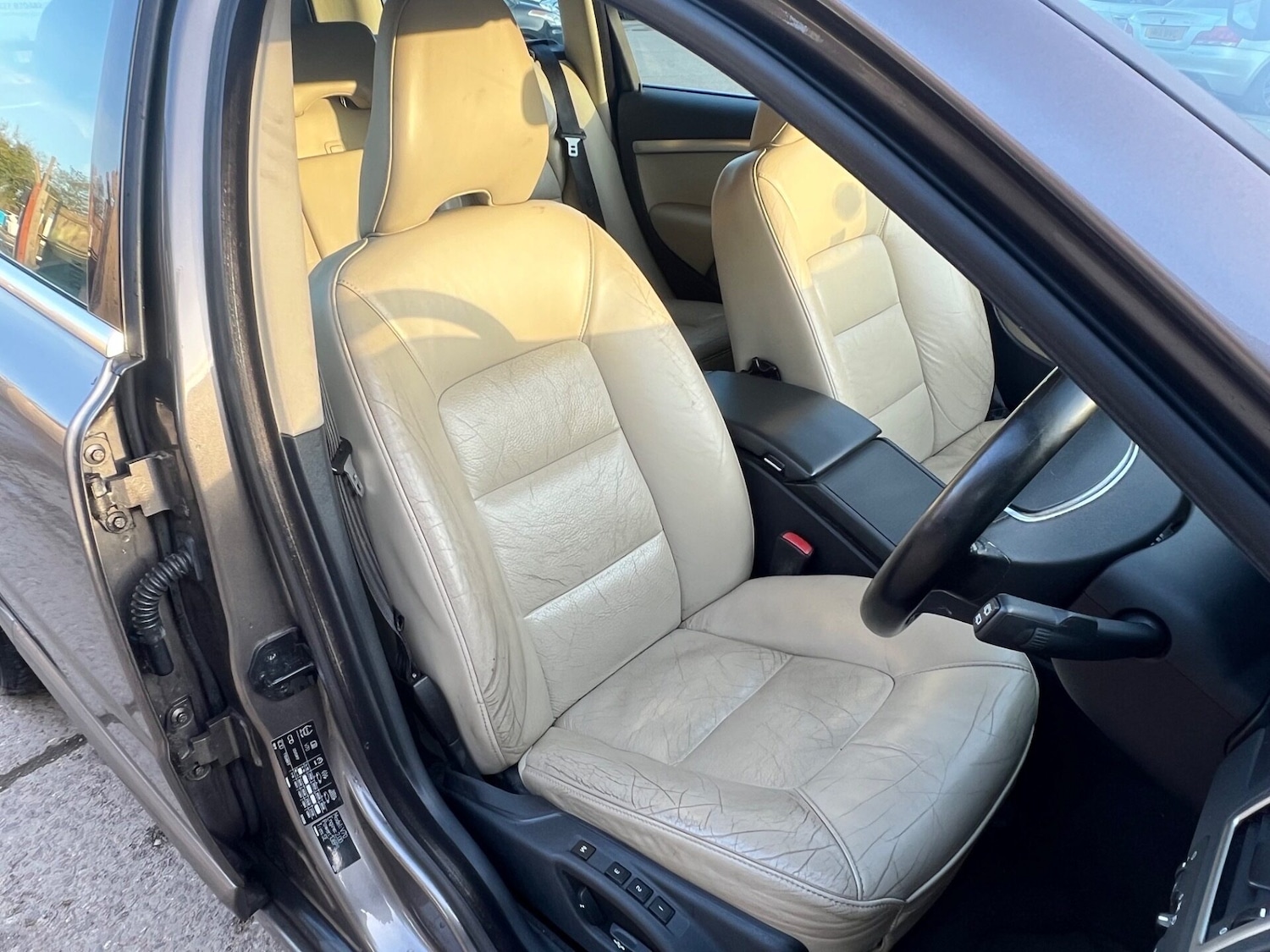 Used Volvo V70 2010 for sale - 77733819: Photo 21