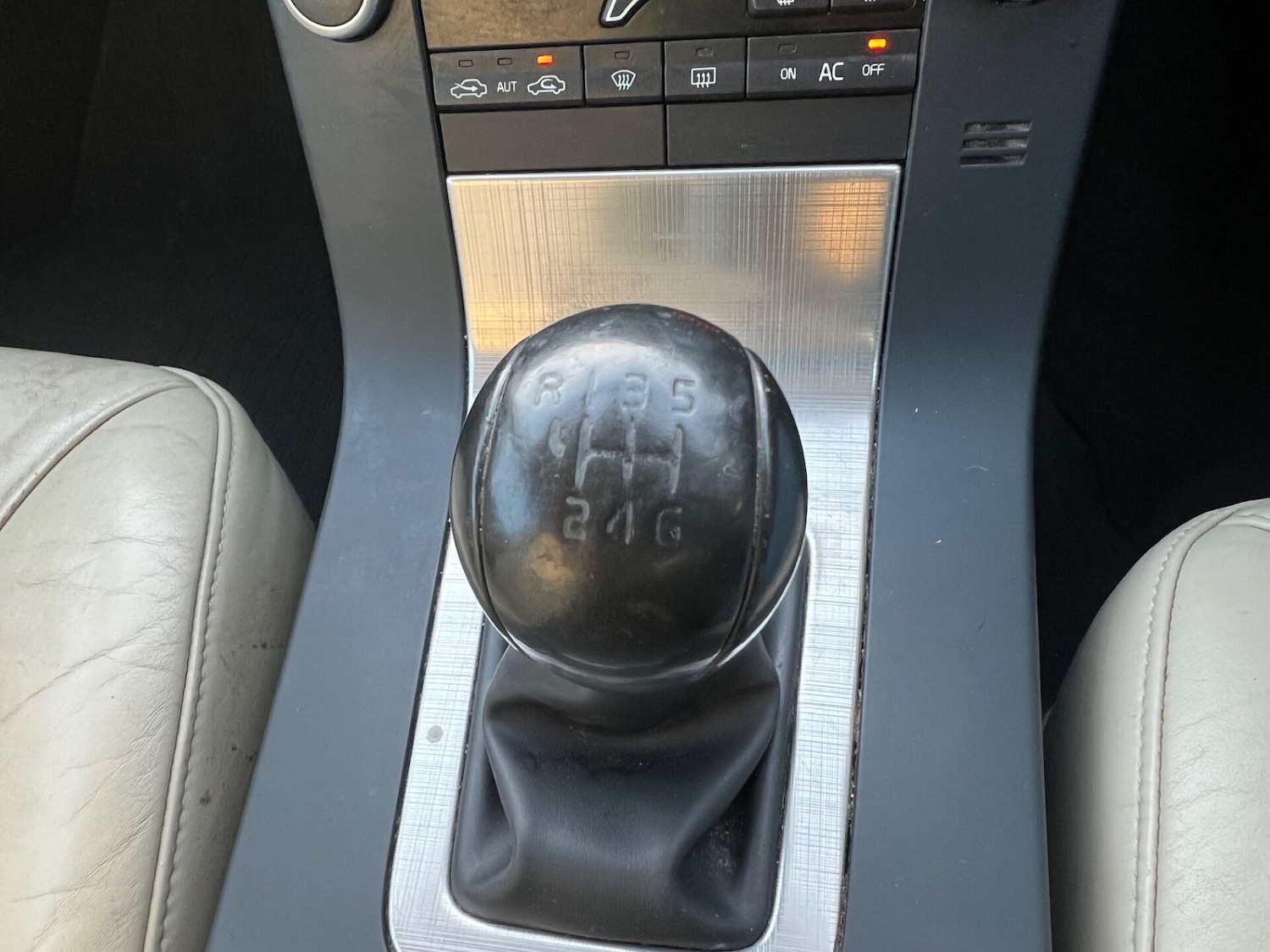 Used Volvo V70 2010 for sale - 77733819: Photo 23