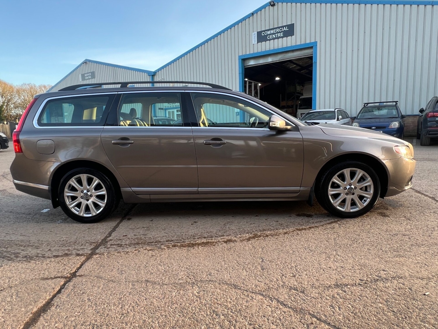 Used Volvo V70 2010 for sale - 77733819: Photo 3