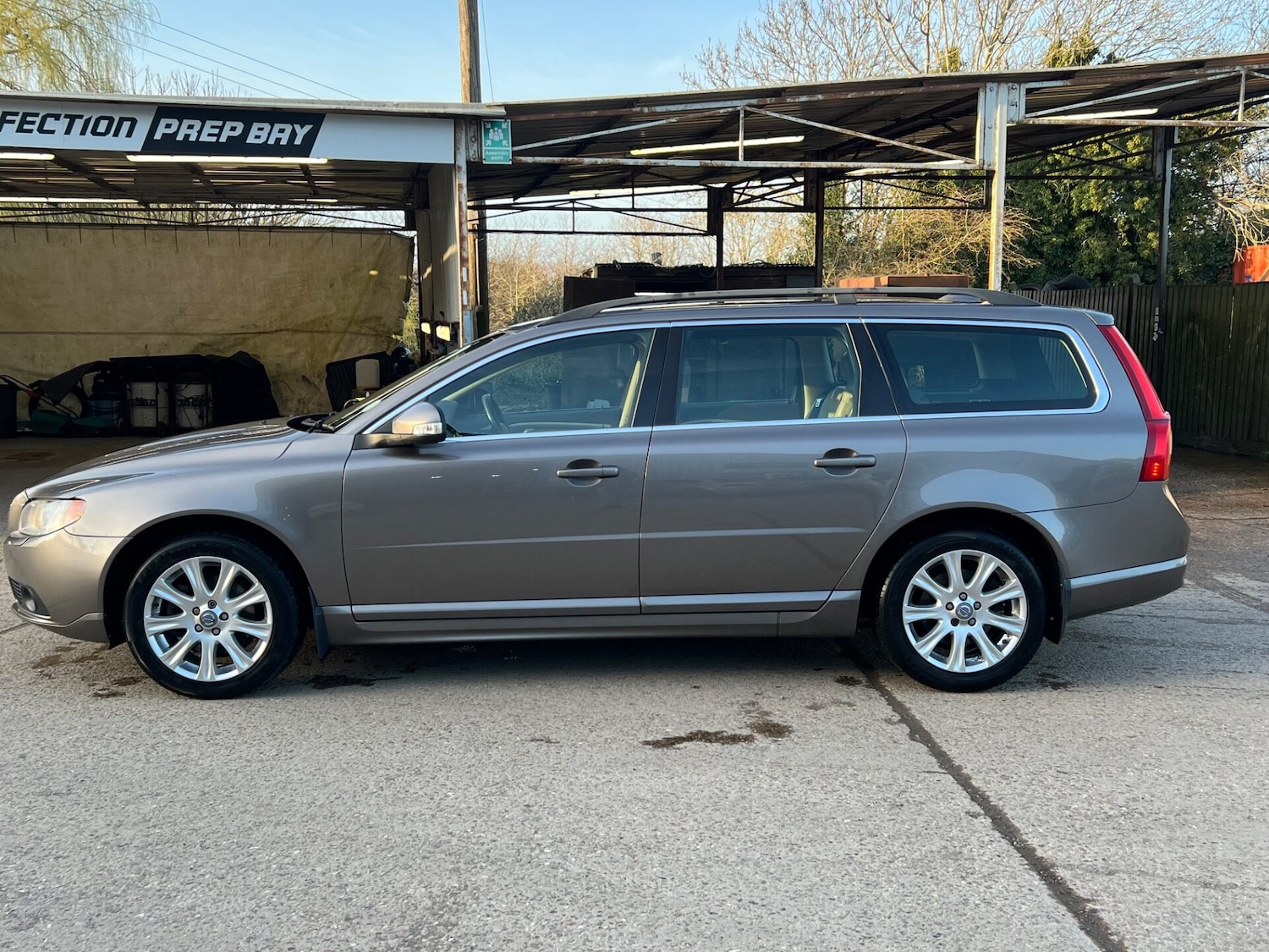 Used Volvo V70 2010 for sale - 77733819: Photo 6
