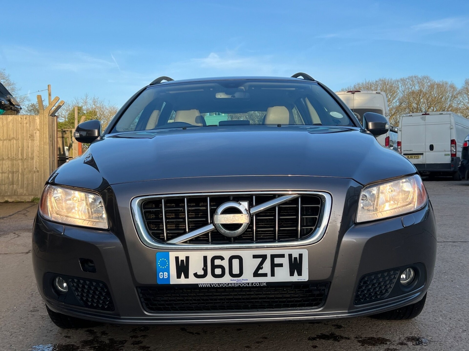 Used Volvo V70 2010 for sale - 77733819: Photo 8