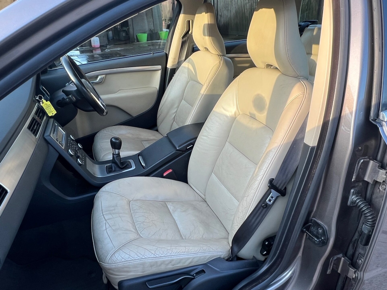 Used Volvo V70 2010 for sale - 77733819: Photo 9