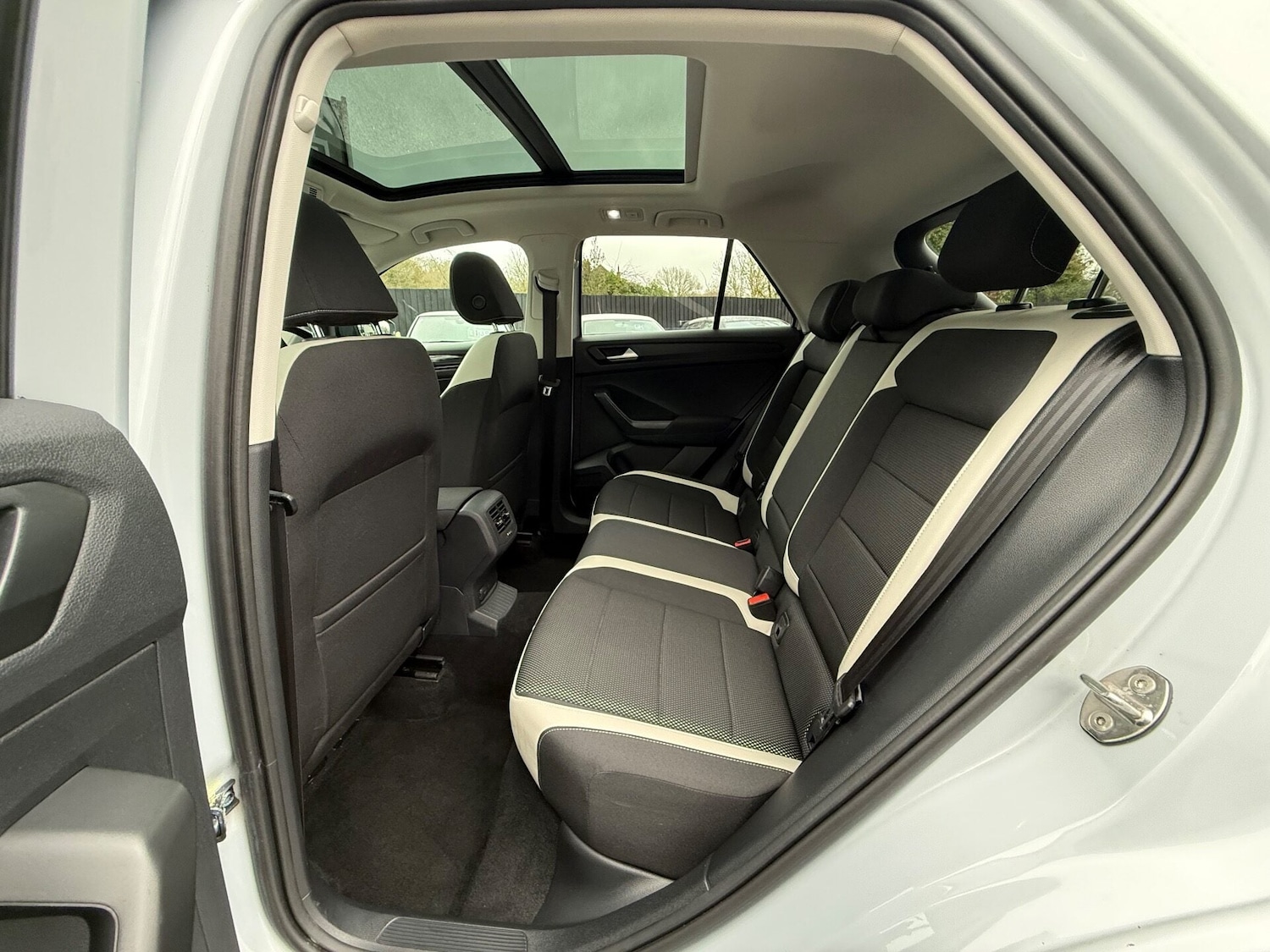 Used Volkswagen T-Roc 2019 for sale - 77195251: Photo 29