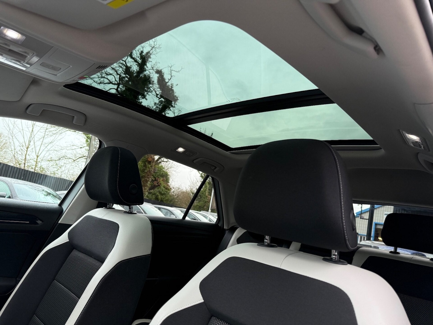 Used Volkswagen T-Roc 2019 for sale - 77195251: Photo 3