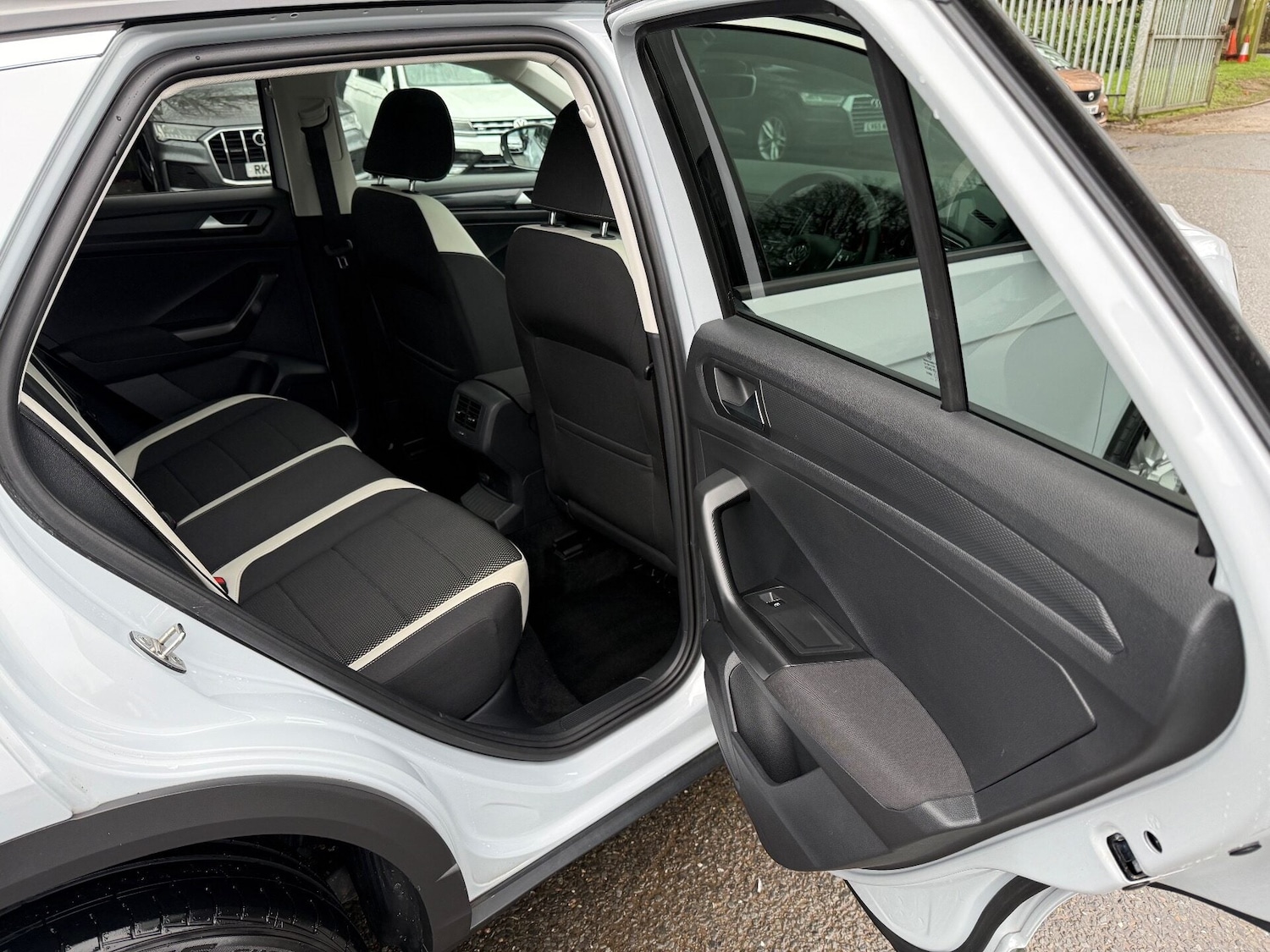 Used Volkswagen T-Roc 2019 for sale - 77195251: Photo 34