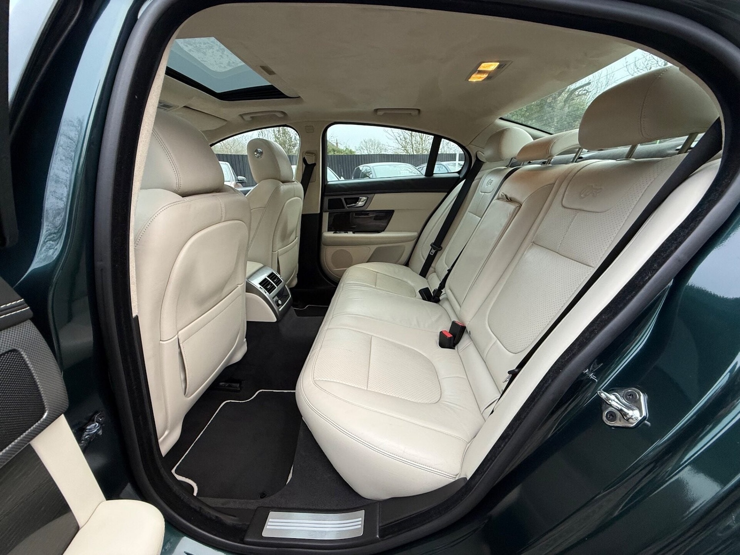 Used Jaguar XF 2014 for sale - 77844854: Photo 30