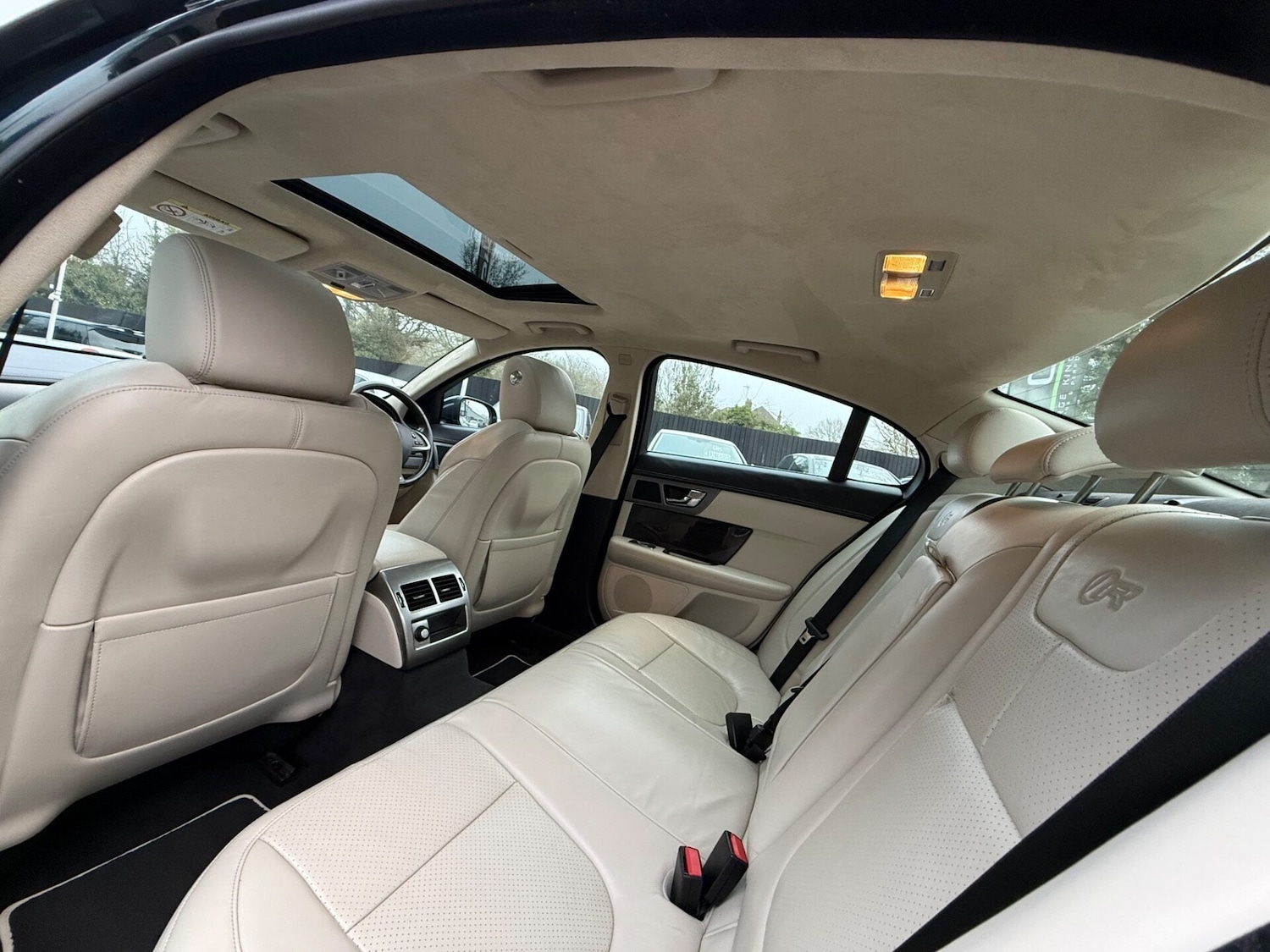 Used Jaguar XF 2014 for sale - 77844854: Photo 31