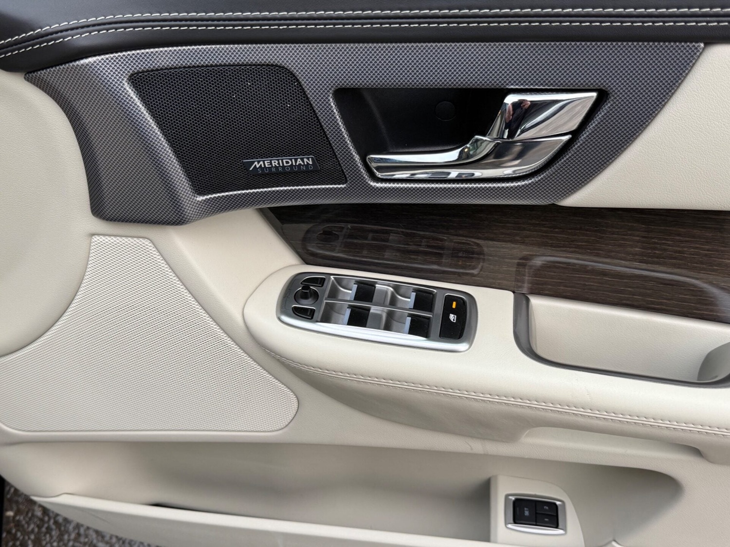 Used Jaguar XF 2014 for sale - 77844854: Photo 40