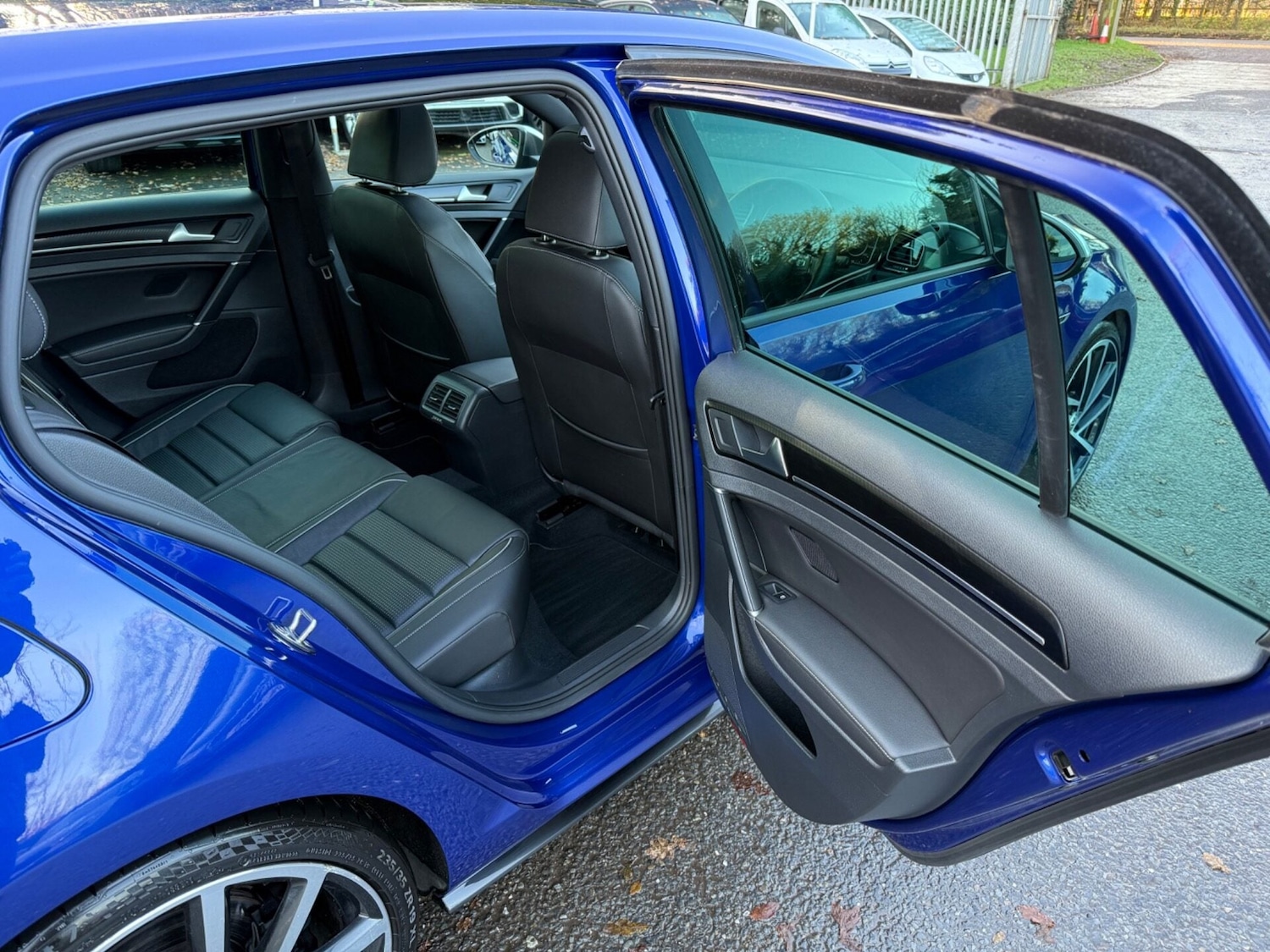 Used Volkswagen Golf 2019 for sale - 76791371: Photo 31