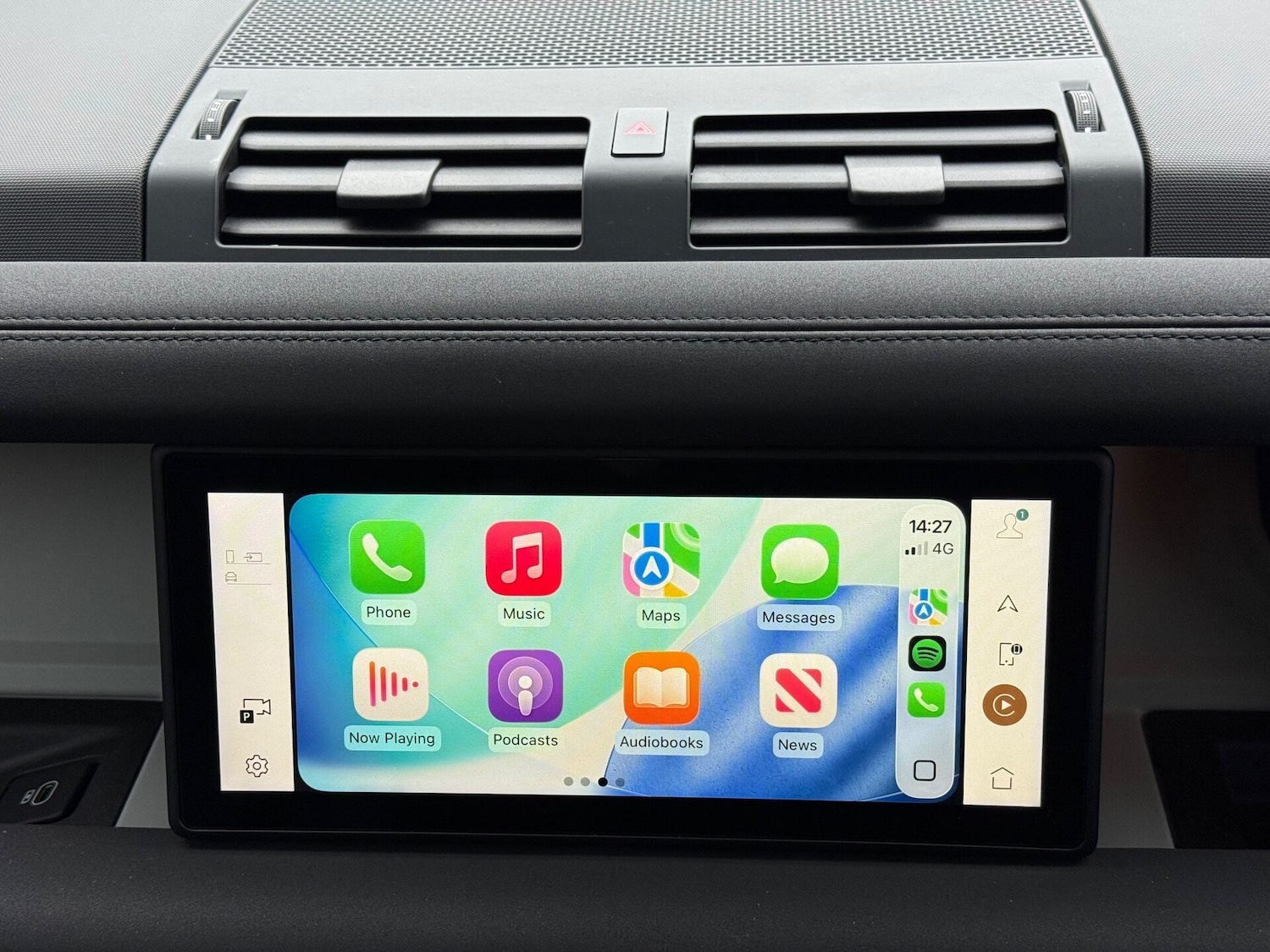 Used Land Rover Defender 2022 for sale - 76957115: Photo 11