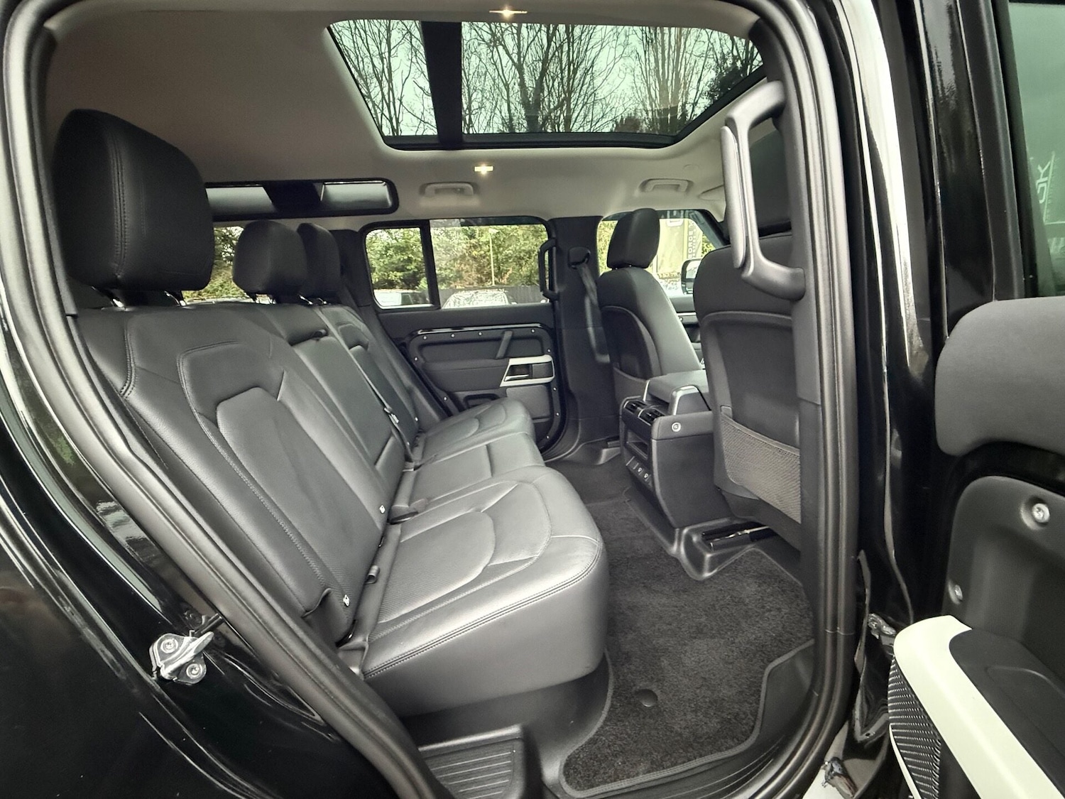 Used Land Rover Defender 2022 for sale - 76957115: Photo 18