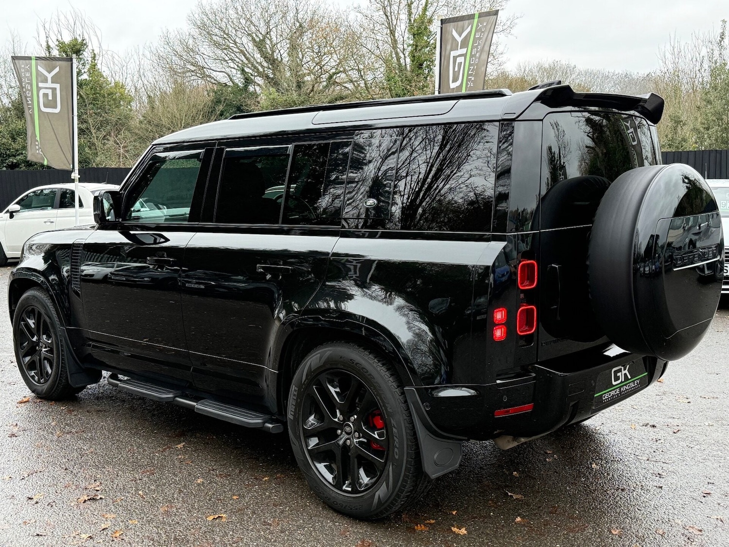 Used Land Rover Defender 2022 for sale - 76957115: Photo 2