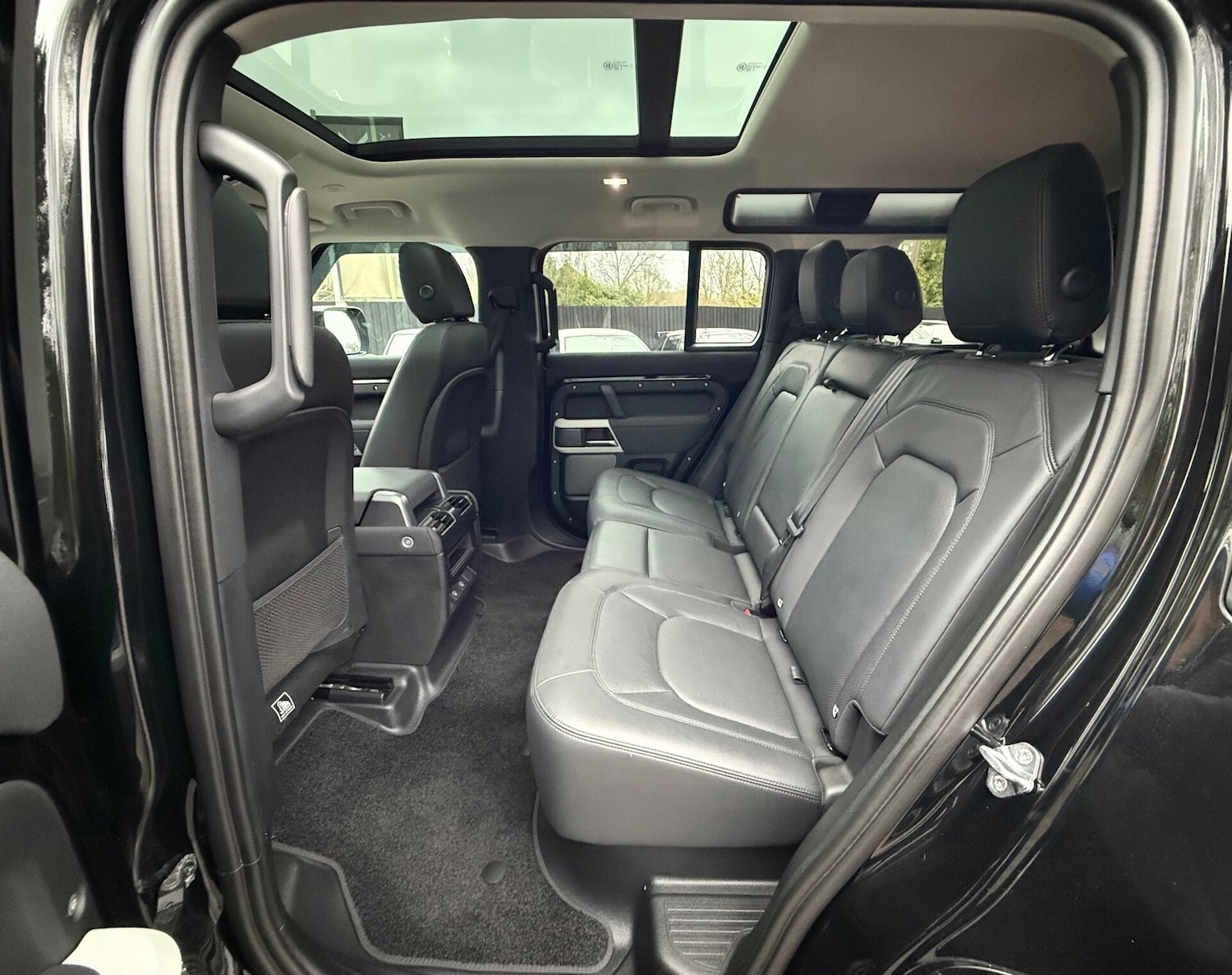 Used Land Rover Defender 2022 for sale - 76957115: Photo 29