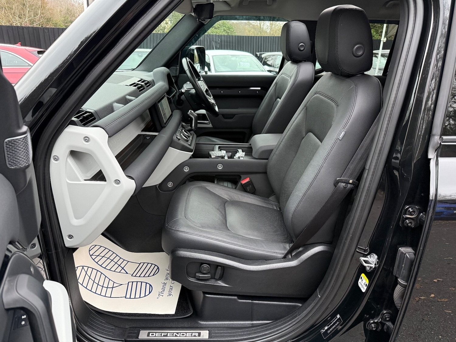 Used Land Rover Defender 2022 for sale - 76957115: Photo 4