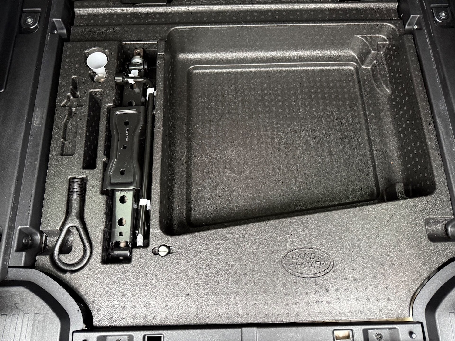 Used Land Rover Defender 2022 for sale - 76957115: Photo 53