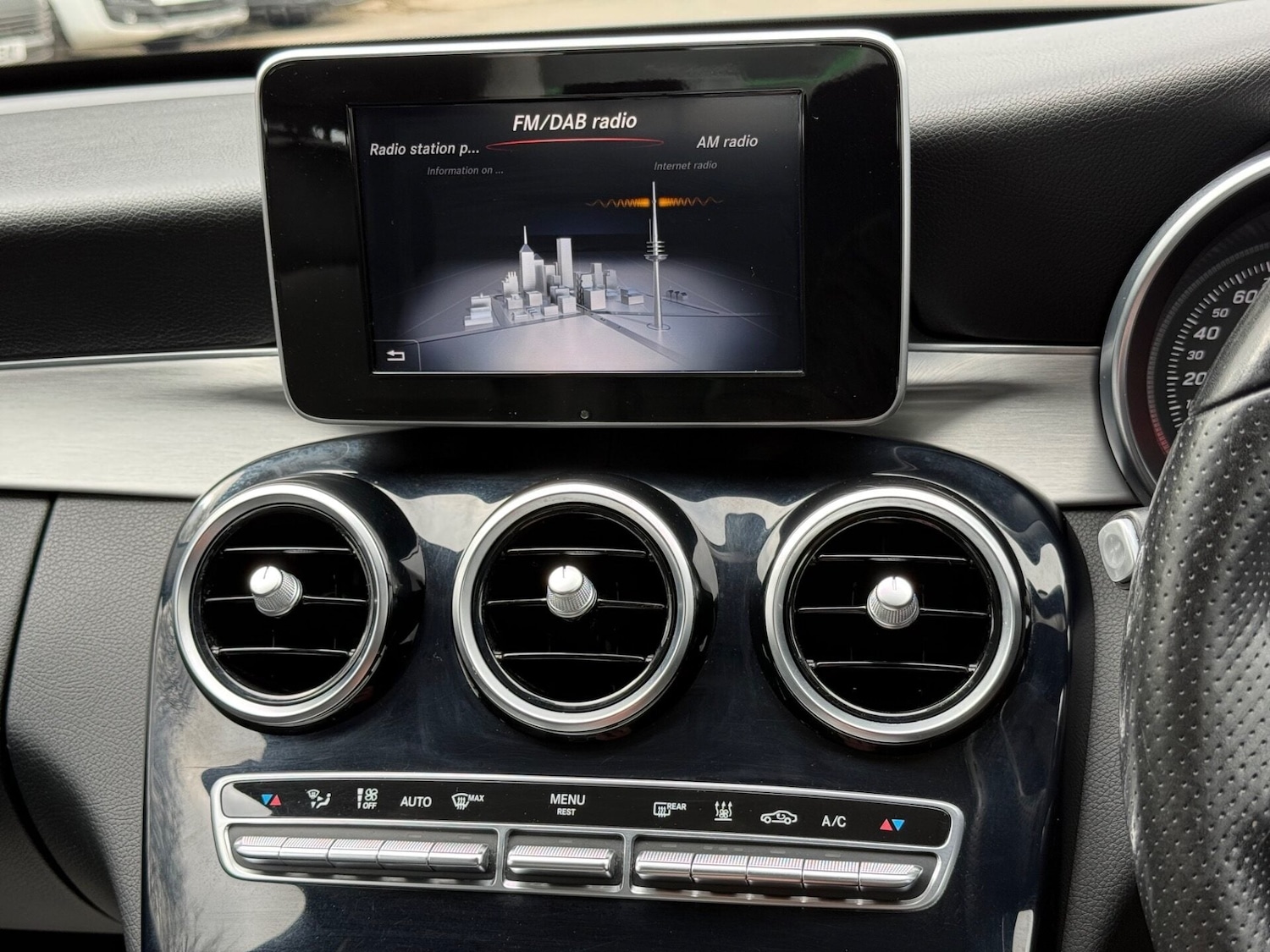 Used Mercedes-Benz C Class 2016 for sale - 78134857: Photo 39