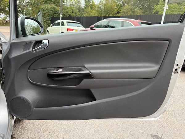 Used Vauxhall Corsa 2015 for sale - 76205807: Photo 26