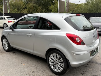 Used Vauxhall Corsa 2015 for sale - 76205807: Photo 2