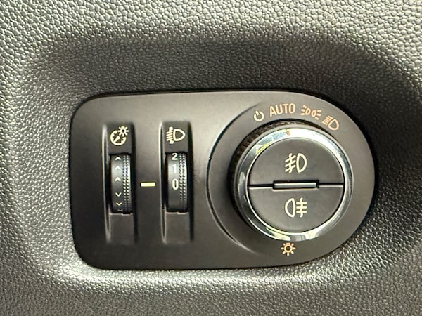 Used Vauxhall Corsa 2015 for sale - 76205807: Photo 30