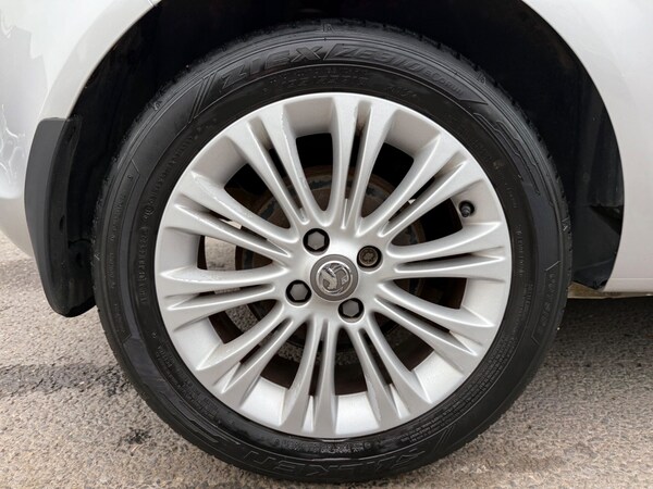 Used Vauxhall Corsa 2015 for sale - 76205807: Photo 35