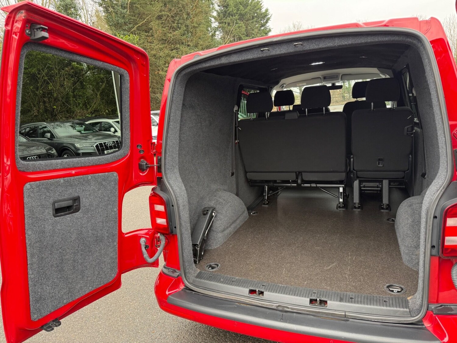 Used Volkswagen Transporter 2018 for sale - 77391777: Photo 41